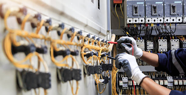 Professional Electrician technician working in Fostoria, OH